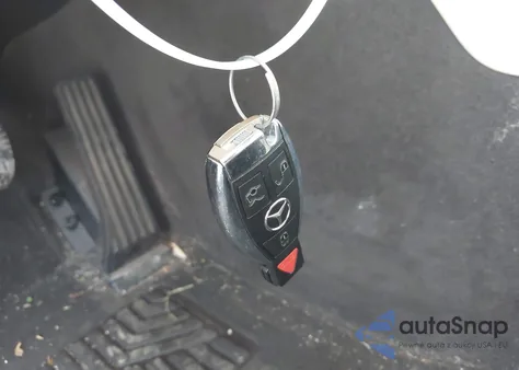 2014 Mercedes-Benz Glk 350 4Matic z USA, uszkodzony, nr VIN WDCGG8JB4EG300075